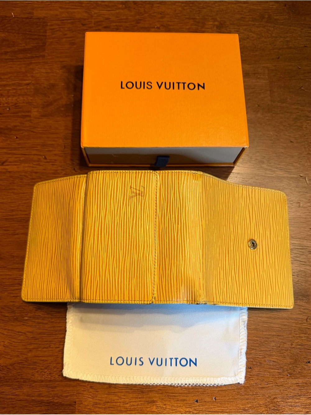 Louis Vuitton Vintage Yellow Epi Leather Wallet With Box- minimal wear- Lux - Picture 5 of 14